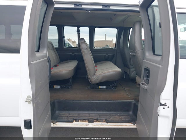 1GAZGPFF6H1275068 Chevrolet Express 3500 Lt