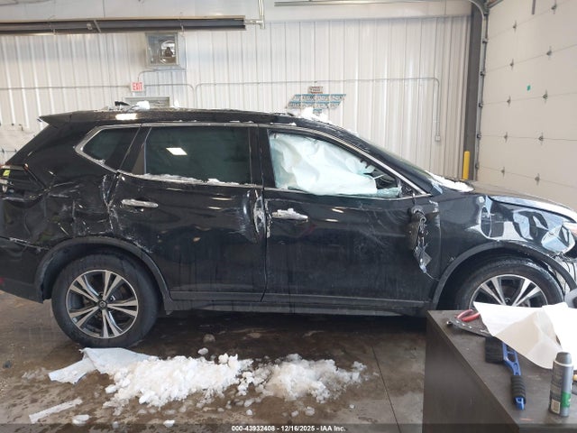 5N1AT2MV9KC773267 Nissan ROGUE SV