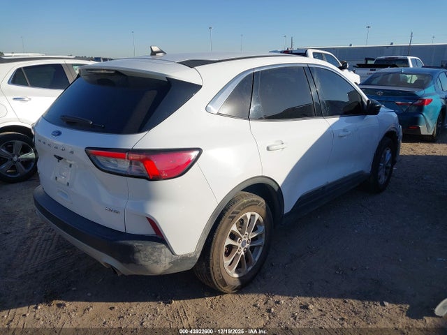 1FMCU9G6XNUA64073 Ford ESCAPE SE