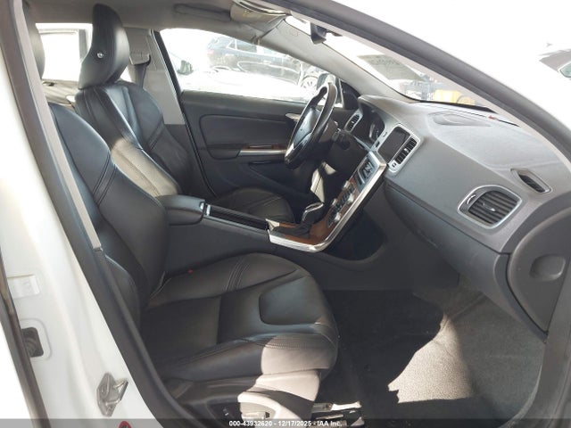 2016 VOLVO S60 INSCRIPTION LYV402FK8GB101029 Photo 4