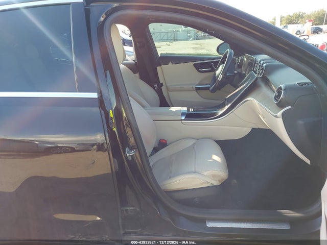 W1KAF4GB8NR038702 Mercedes-Benz C 300 Sedan