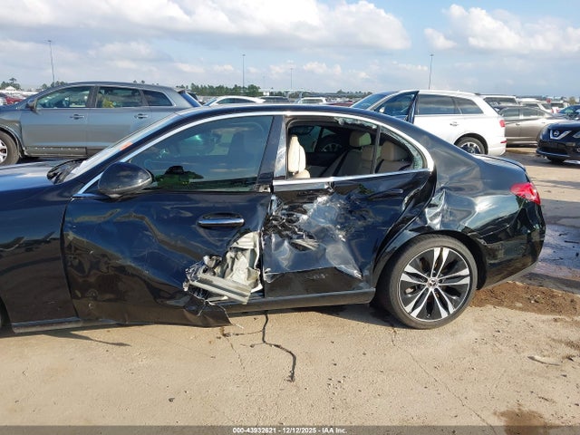 W1KAF4GB8NR038702 Mercedes-Benz C 300 Sedan