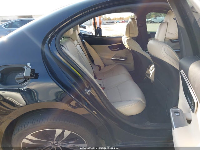 W1KAF4GB8NR038702 Mercedes-Benz C 300 Sedan