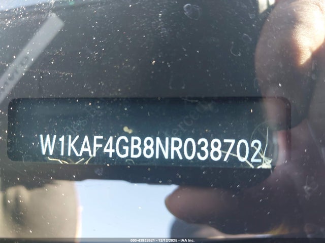 W1KAF4GB8NR038702 Mercedes-Benz C 300 Sedan