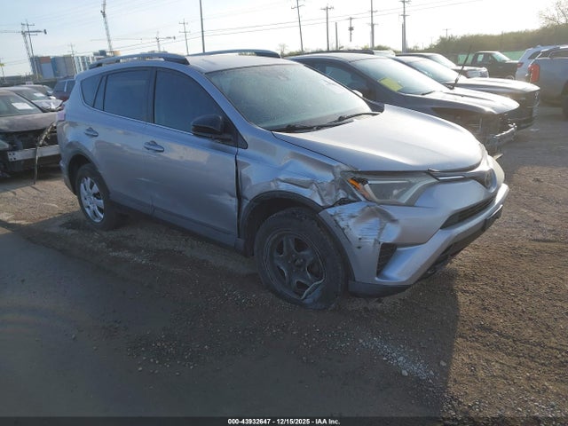 Toyota RAV4 LE 2017 2T3ZFREV2HW368881 zdjęcie główne