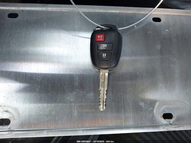 Toyota RAV4 LE 2017 2T3ZFREV2HW368881 Image 11