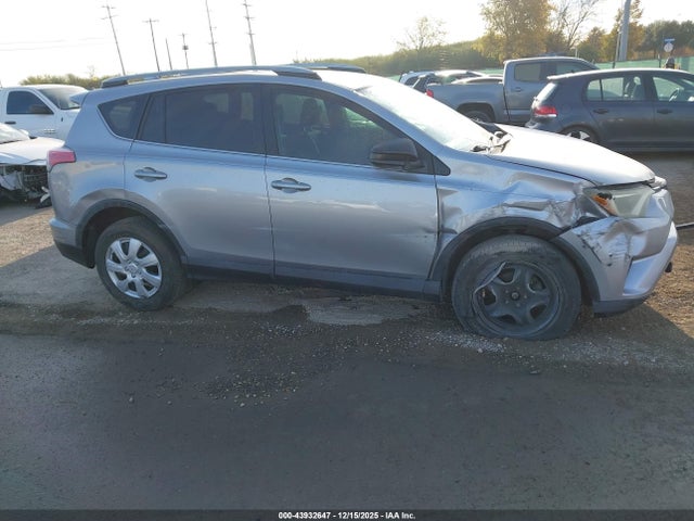 Toyota RAV4 LE 2017 2T3ZFREV2HW368881 Image 13