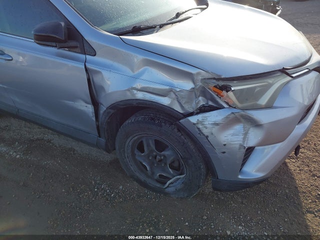 Toyota RAV4 LE 2017 2T3ZFREV2HW368881 Image 17