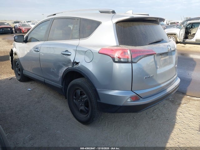 Toyota RAV4 LE 2017 2T3ZFREV2HW368881 Image 3