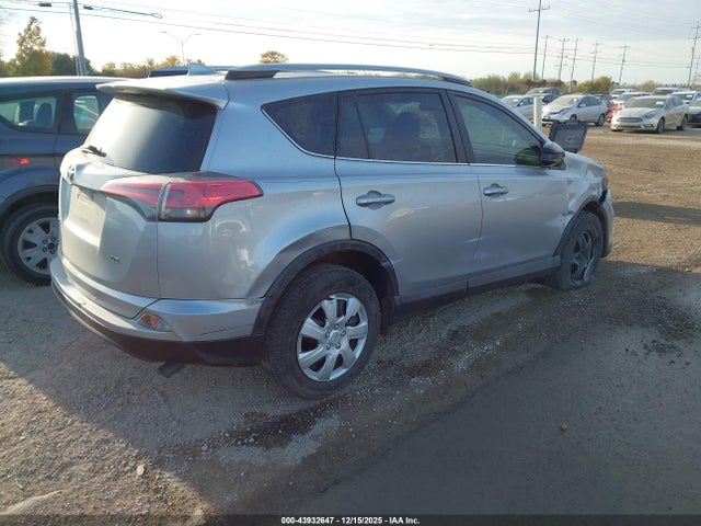 Toyota RAV4 LE 2017 2T3ZFREV2HW368881 Image 4