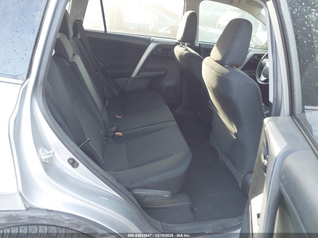 Toyota RAV4 LE 2017 2T3ZFREV2HW368881 Image 8