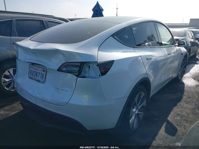 2021 TESLA MODEL Y 5YJYGAEE4MF157529 Photo 3