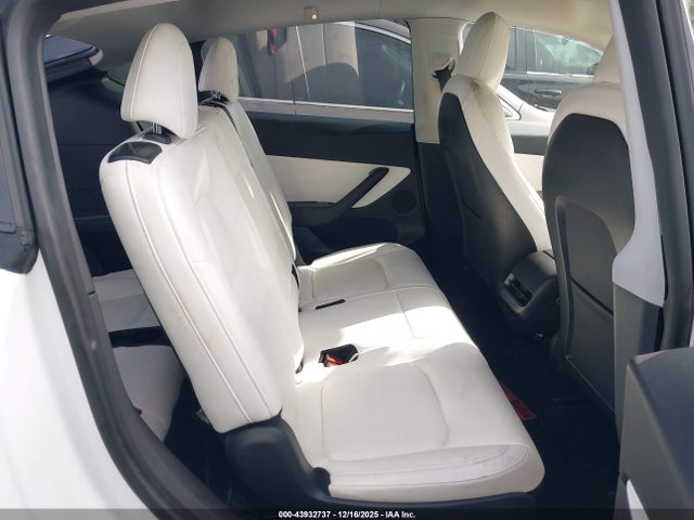 2021 TESLA MODEL Y 5YJYGAEE4MF157529 Photo 7