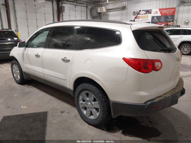 2012 CHEVROLET TRAVERSE 1GNKVJED1CJ419315 Photo 2