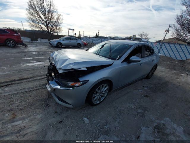 2019 MAZDA MAZDA3 3MZBPADL0KM109800 Photo 1