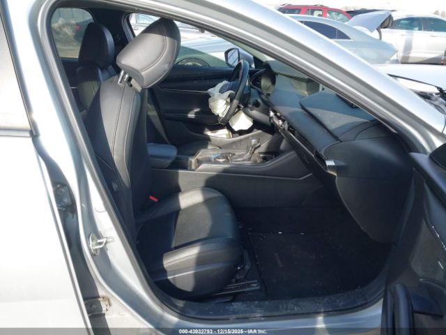 2019 MAZDA MAZDA3 3MZBPADL0KM109800 Photo 4