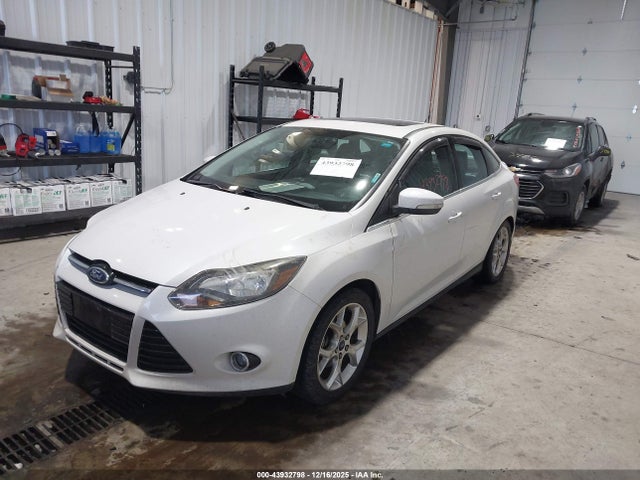1FADP3J28EL196926 Ford Focus Titanium