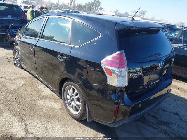 JTDZN3EU3GJ047565 Toyota Prius V Four