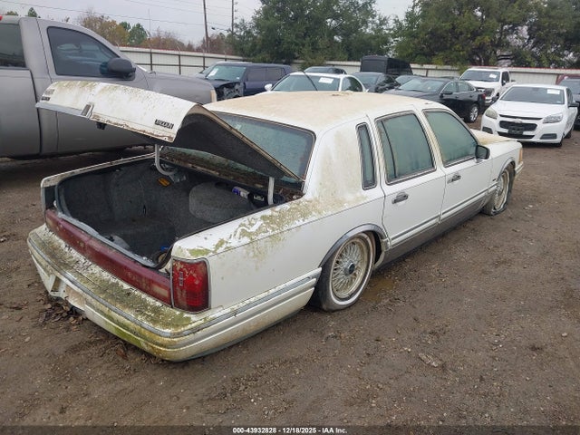 Aukcja sprzedaży 1993 Lincoln Town Car Cartier, vin: 1LNLM83W9PY760175, numer aukcji: 43932828