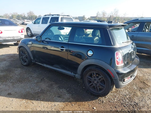 2012 MINI COOPER S WMWSV3C54CTY17717 Photo 2