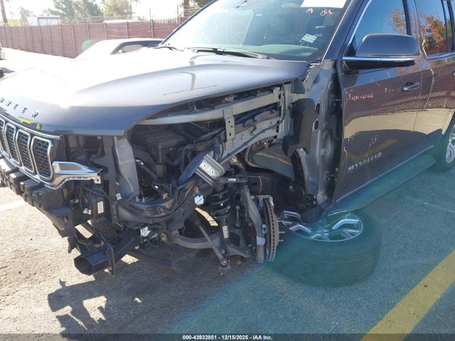 1C4SJUBT1NS116520 Jeep Wagoneer Series Ii 4x2