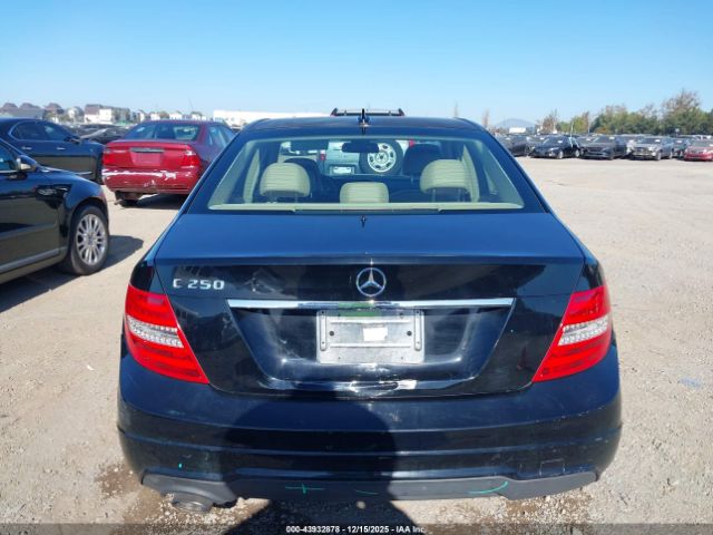 2014 MERCEDES-BENZ C 250 WDDGF4HB8EA962242 Photo 5
