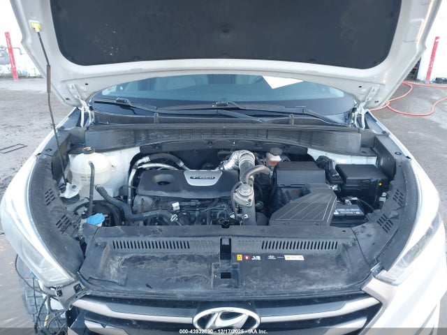 2016 HYUNDAI TUCSON KM8J3CA21GU161727 Photo 9