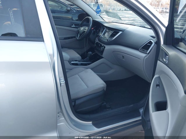 2016 HYUNDAI TUCSON KM8J3CA21GU161727 Photo 4
