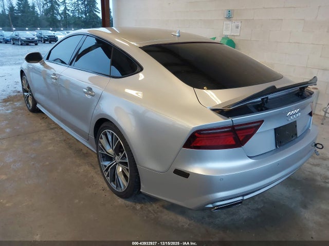 2016 AUDI A7 WAU2GAFC4GN002811 Photo 2