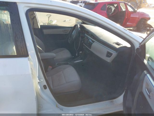 2015 TOYOTA COROLLA 5YFBURHE2FP261324 Photo 4