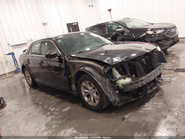Aukcja sprzedaży 2015 Chrysler 300 Limited, vin: 2C3CCAAG4FH792801, numer aukcji: 43932940