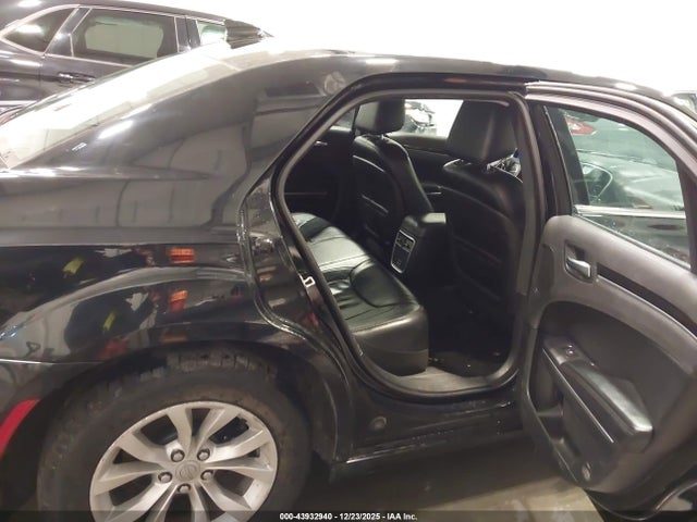 Aukcja sprzedaży 2015 Chrysler 300 Limited, vin: 2C3CCAAG4FH792801, numer aukcji: 43932940