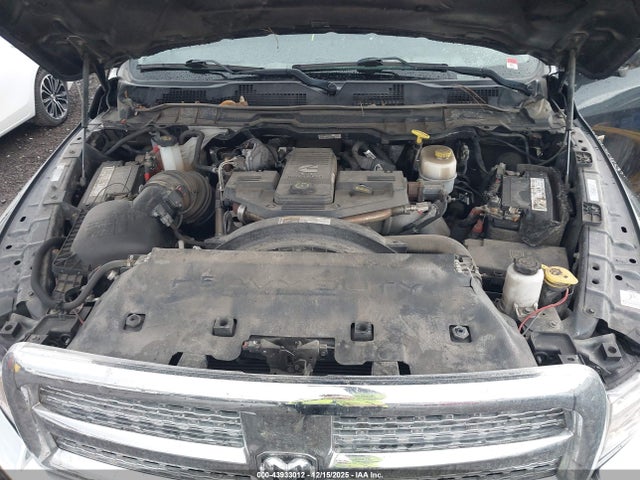 3C63R3JL0HG743463 RAM 3500 Laramie 4x4 8&#039; Box