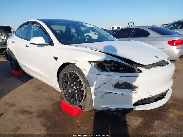 5YJ3E1EA8RF737872 Tesla MODEL 3