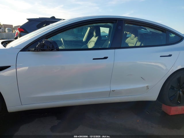 5YJ3E1EA8RF737872 Tesla MODEL 3