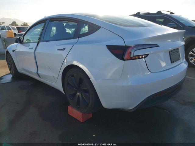 2024 TESLA MODEL 3 5YJ3E1EA8RF737872 Photo 2