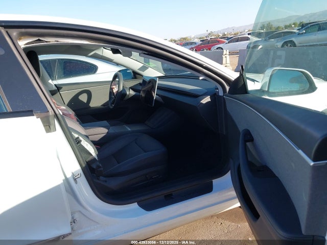 2024 TESLA MODEL 3 5YJ3E1EA8RF737872 Photo 4