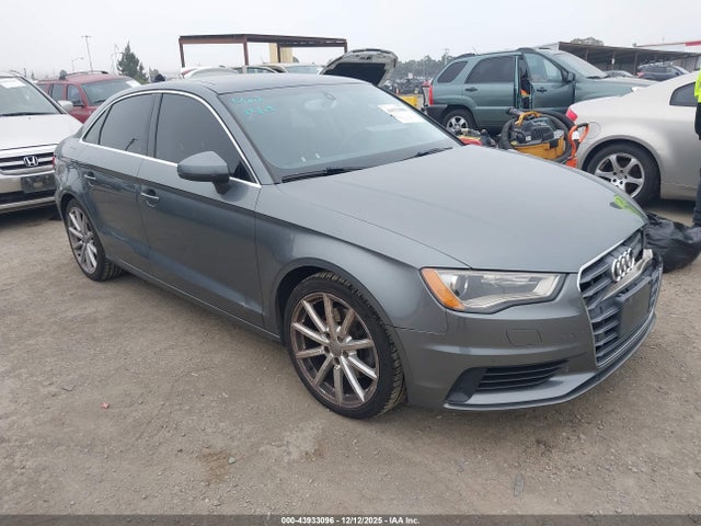 2015 AUDI A3 WAUEFGFF2F1067241 Photo 0