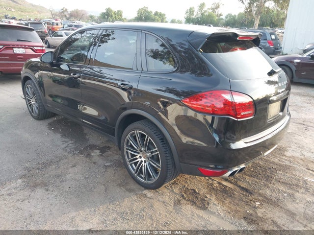 2013 PORSCHE CAYENNE WP1AA2A20DLA05327 Photo 2