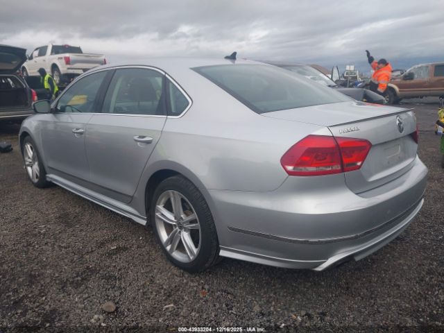 2015 VOLKSWAGEN PASSAT 1VWCM7A37FC052880 Photo 2