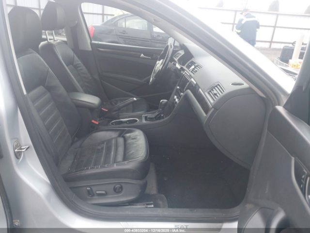 2015 VOLKSWAGEN PASSAT 1VWCM7A37FC052880 Photo 4