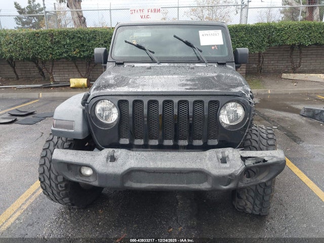 1C4HJXDNXKW588794 Jeep Wrangler Unlimited Sport S 4x4