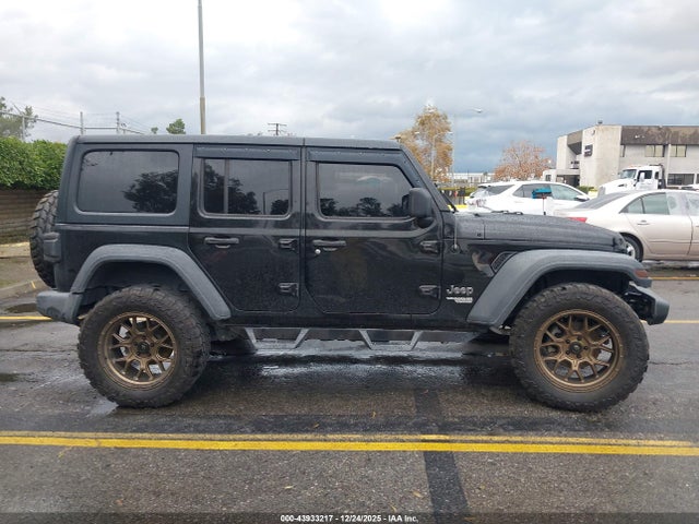 1C4HJXDNXKW588794 Jeep Wrangler Unlimited Sport S 4x4