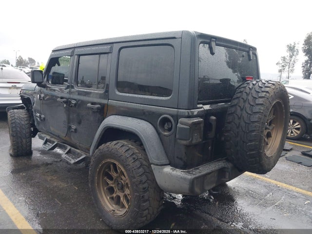 1C4HJXDNXKW588794 Jeep Wrangler Unlimited Sport S 4x4