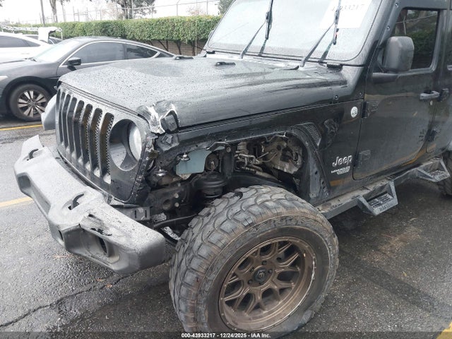 1C4HJXDNXKW588794 Jeep Wrangler Unlimited Sport S 4x4