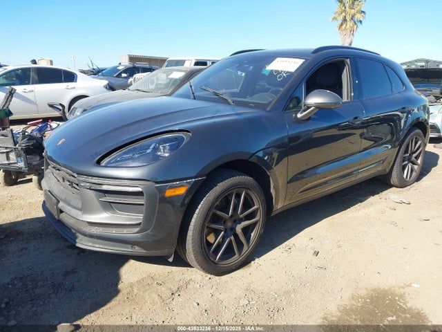 2024 PORSCHE MACAN WP1AA2A58RLB03491 Photo 1
