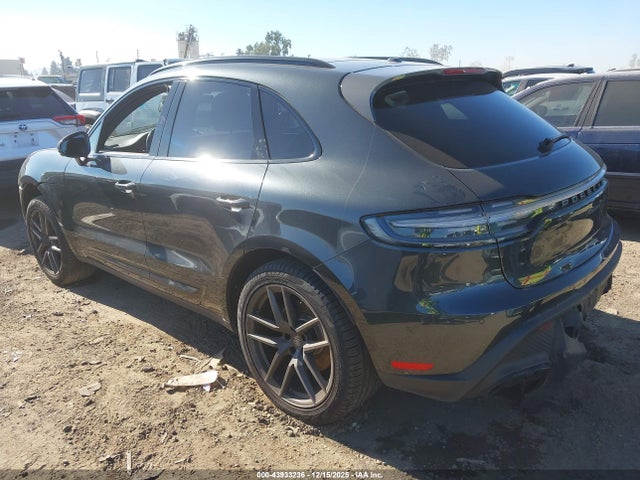2024 PORSCHE MACAN WP1AA2A58RLB03491 Photo 2