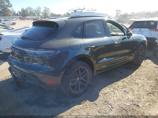 2024 PORSCHE MACAN WP1AA2A58RLB03491 Photo 3