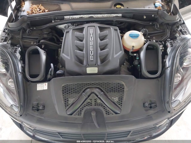 2018 PORSCHE MACAN WP1AG2A5XJLB64392 Photo 9