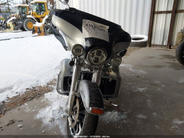 2019 HARLEY-DAVIDSON FLHTK 1HD1KEF16KB664790 Photo 4